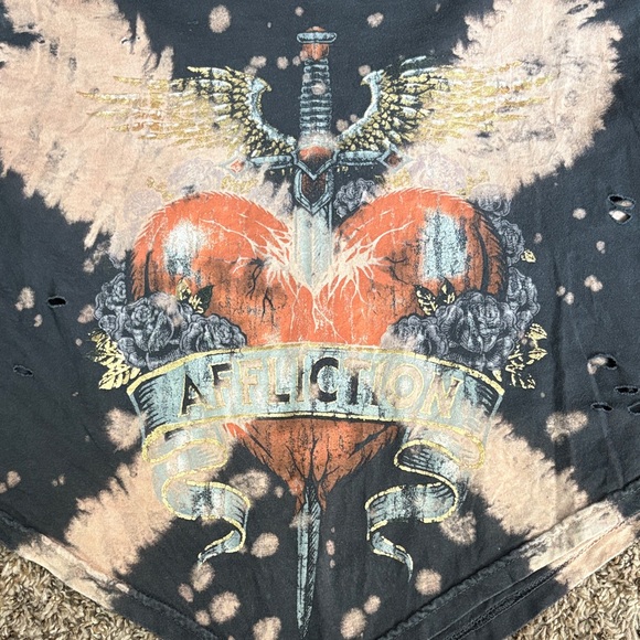 Women’s Affliction Graphic V T-Shirt Size Medium - Picture 2 of 5